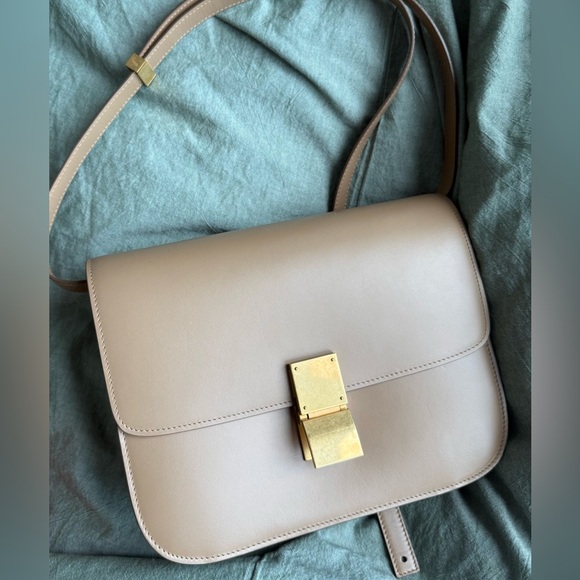 Celine Classic Box Bag Medium in Beige (Limited Color) - Picture 3 of 11